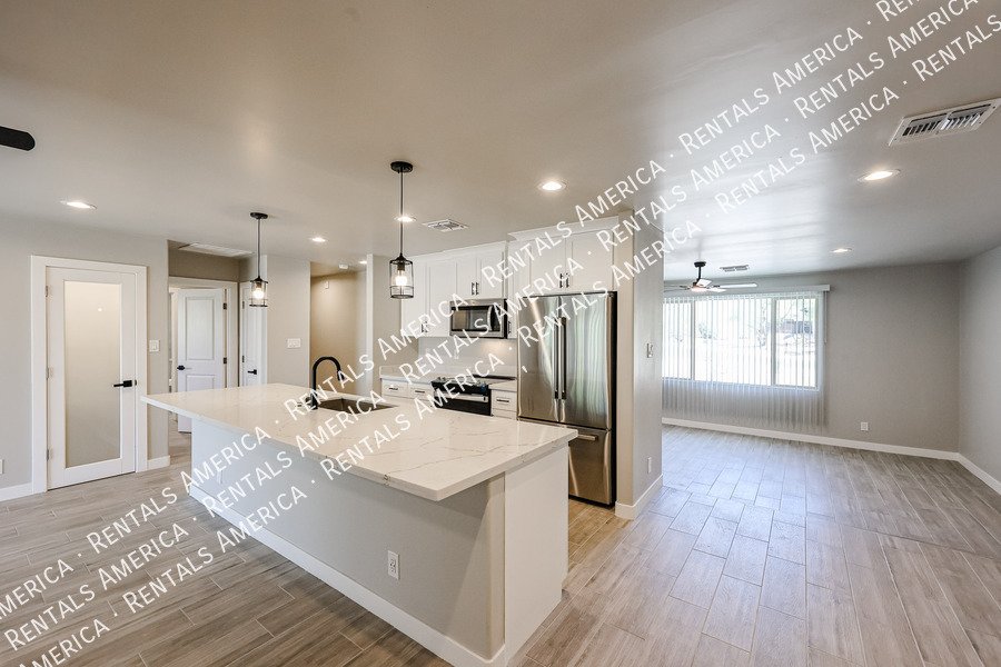 Stunning South Mountain View Home ? Fully Renovated & Move-In Ready property image