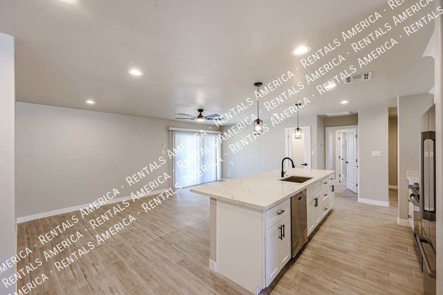 Stunning South Mountain View Home ? Fully Renovated & Move-In Ready property image