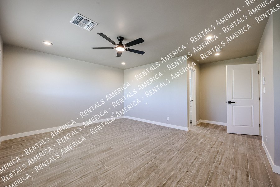 Stunning South Mountain View Home ? Fully Renovated & Move-In Ready property image