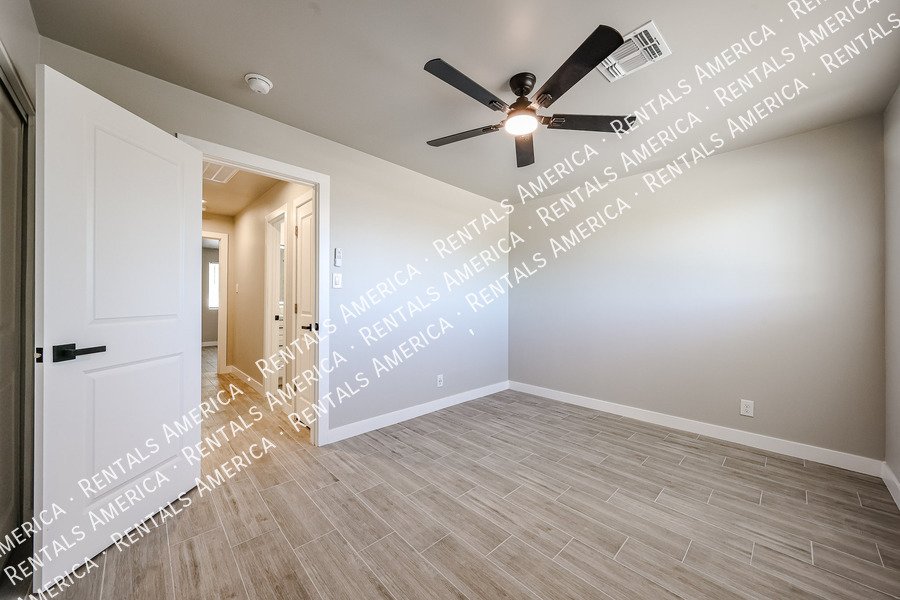 Stunning South Mountain View Home ? Fully Renovated & Move-In Ready property image