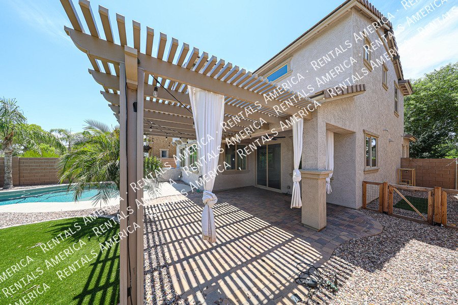 Resort-Style Living in the Highly Desirable Bridges at Gilbert! property image