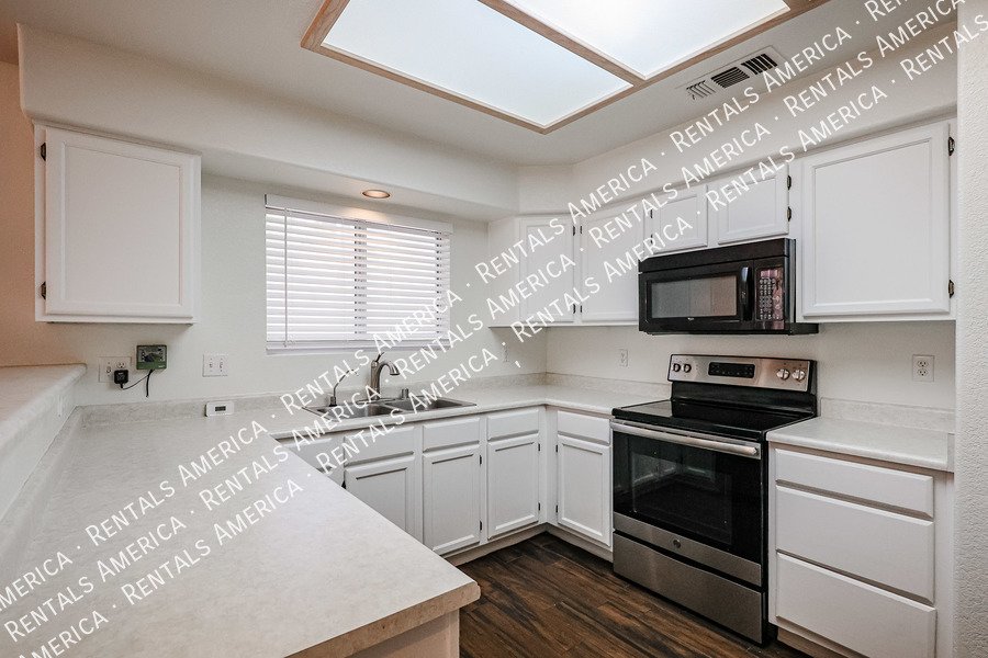 SPACIOUS VILLA W/ AMAZING VIEWS @POINTE SOUTH MOUNTAIN! property image