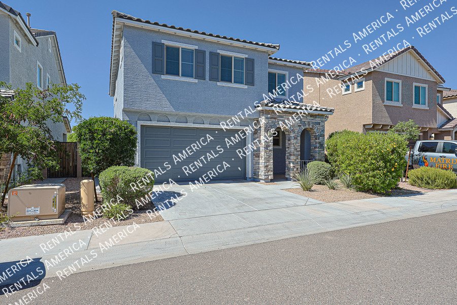 MOVE IN SPECIAL!!!!!4 bedroom 2.5 bath in Glendale property image