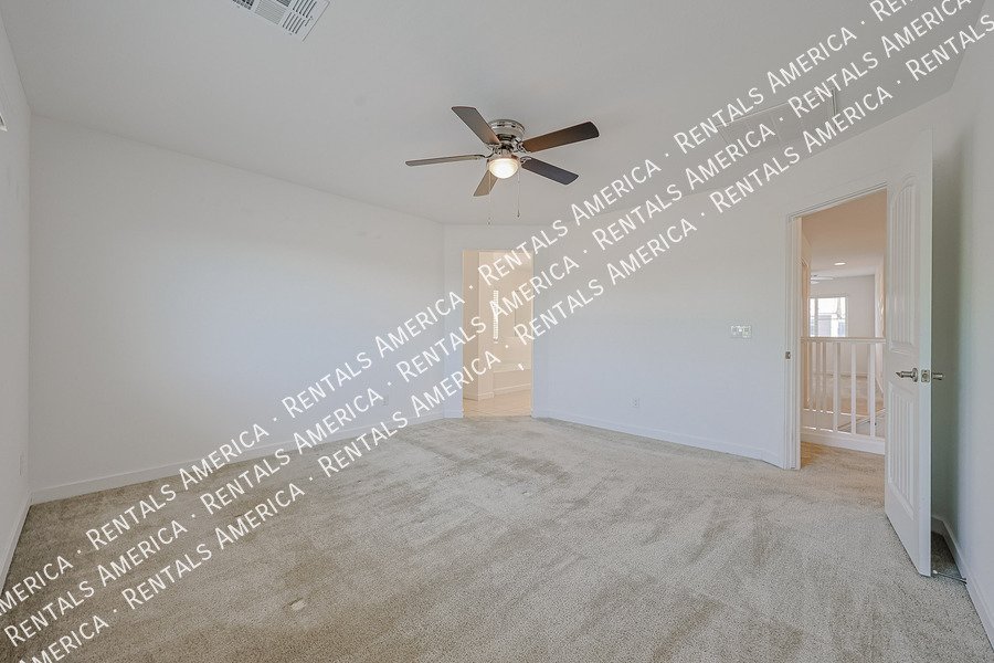 MOVE IN SPECIAL!!!!!4 bedroom 2.5 bath in Glendale property image