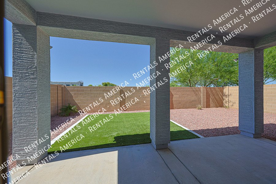 MOVE IN SPECIAL!!!!!4 bedroom 2.5 bath in Glendale property image