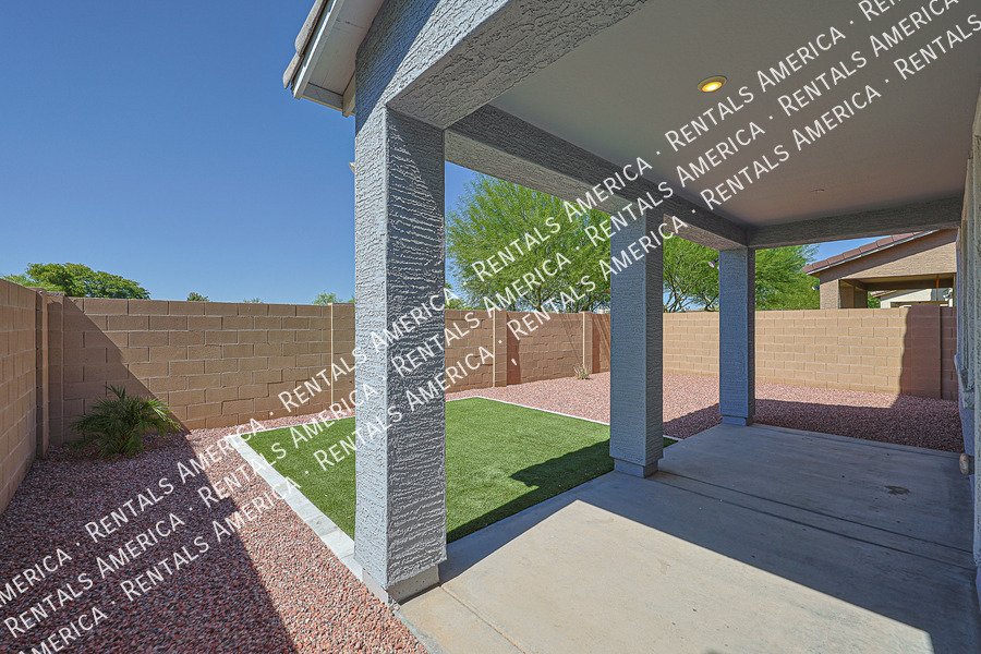 MOVE IN SPECIAL!!!!!4 bedroom 2.5 bath in Glendale property image