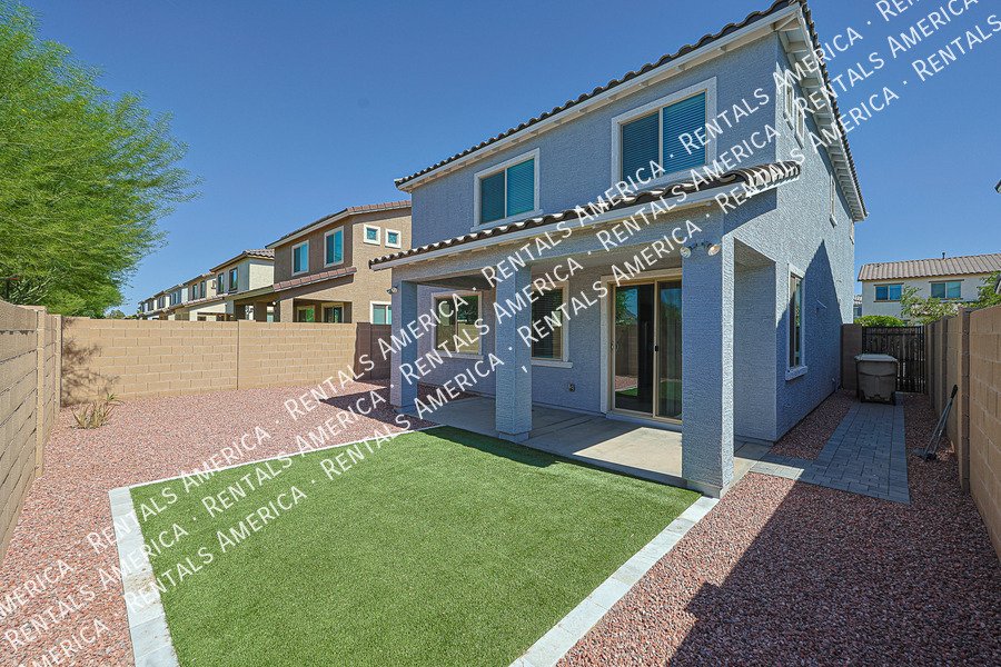 MOVE IN SPECIAL!!!!!4 bedroom 2.5 bath in Glendale property image