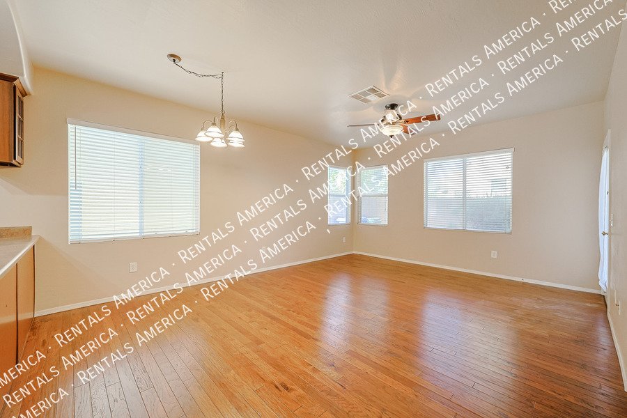 SOLAR PANELS property image
