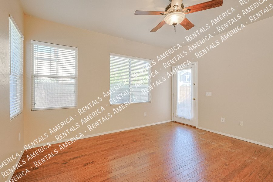 SOLAR PANELS property image