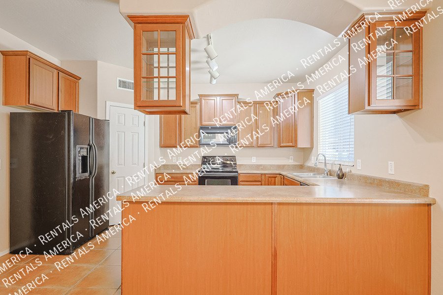 SOLAR PANELS property image