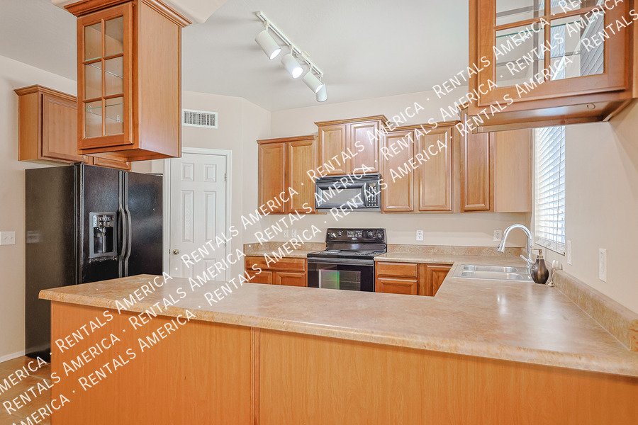 SOLAR PANELS property image