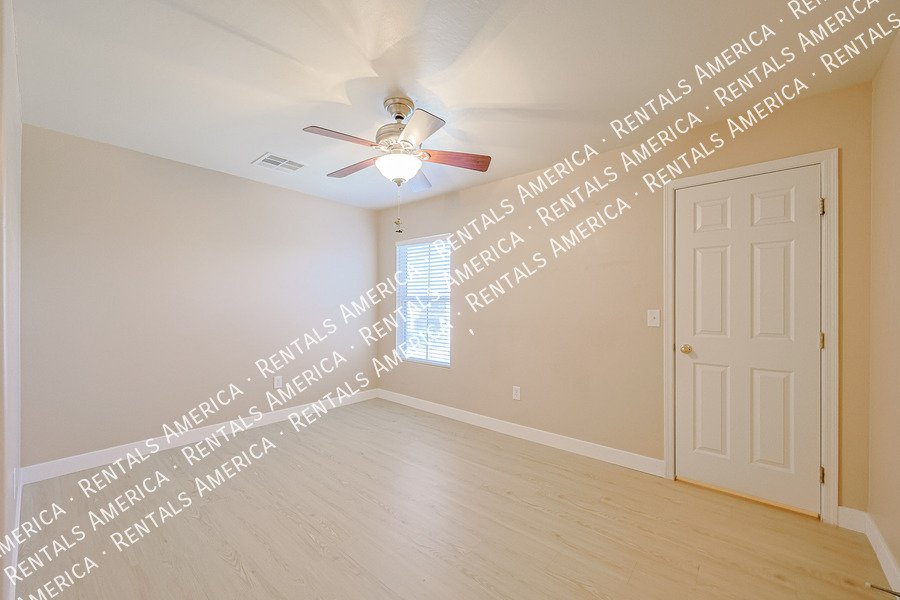 SOLAR PANELS property image