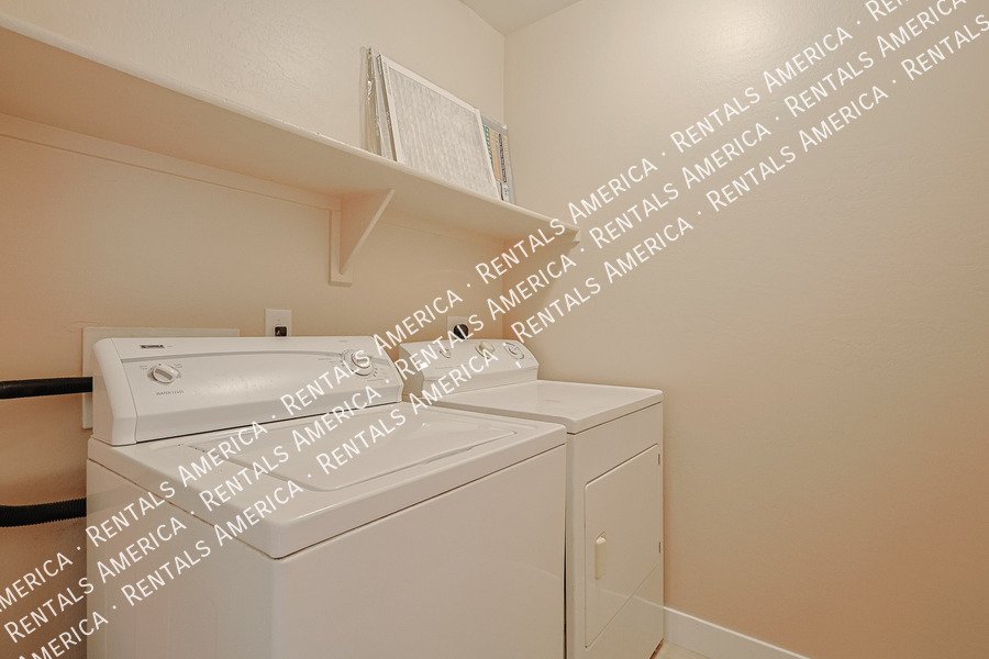 SOLAR PANELS property image