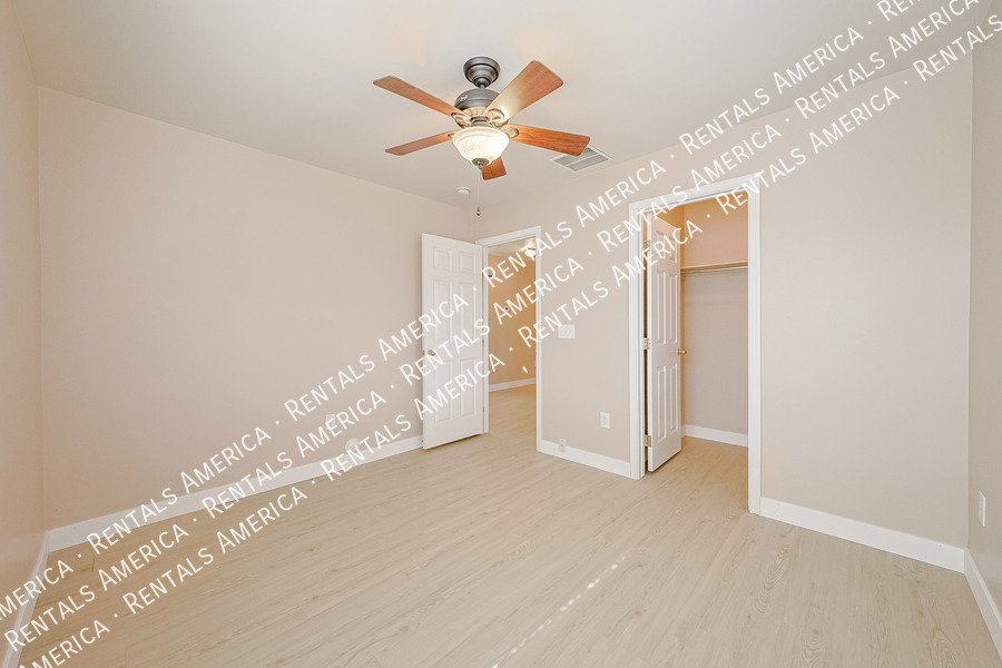 SOLAR PANELS property image