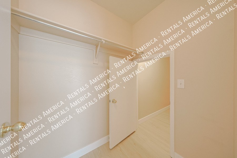 SOLAR PANELS property image