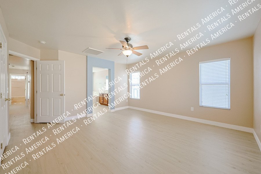 SOLAR PANELS property image