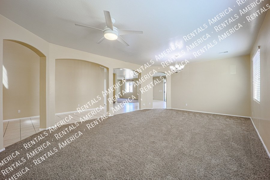 Ready for Immediate Move-In! New Carpet and Dishwasher property image