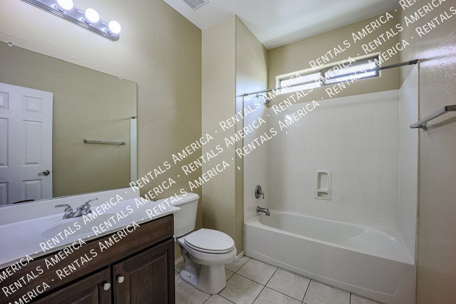 Ready for Immediate Move-In! New Carpet and Dishwasher property image