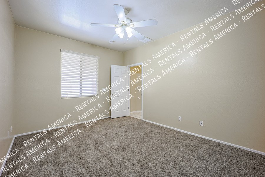 Ready for Immediate Move-In! New Carpet and Dishwasher property image