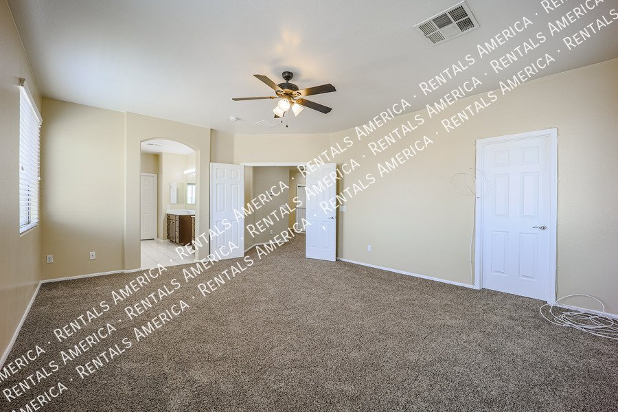 Ready for Immediate Move-In! New Carpet and Dishwasher property image