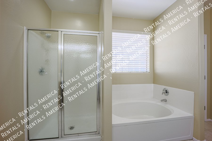 Ready for Immediate Move-In! New Carpet and Dishwasher property image