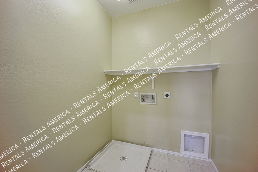 Ready for Immediate Move-In! New Carpet and Dishwasher property image