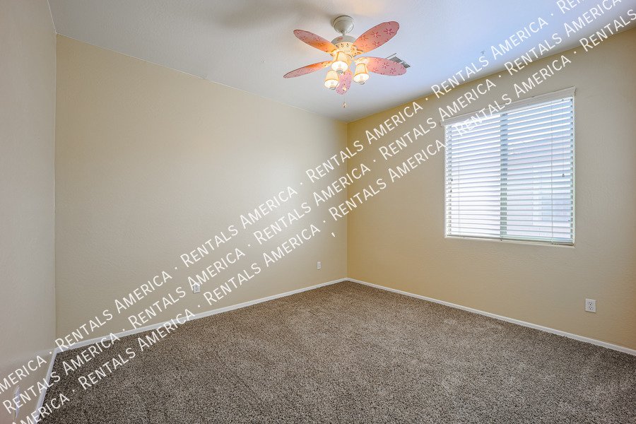 Ready for Immediate Move-In! New Carpet and Dishwasher property image