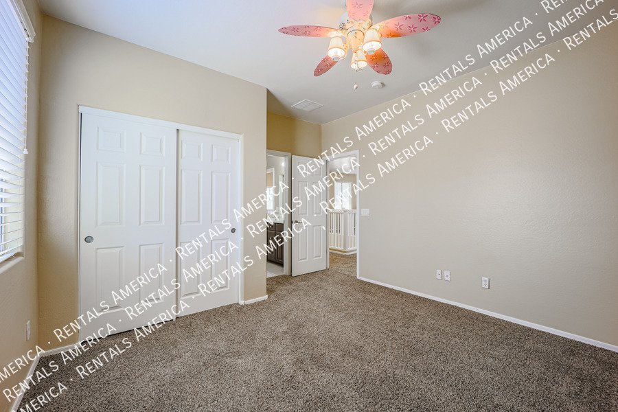 Ready for Immediate Move-In! New Carpet and Dishwasher property image