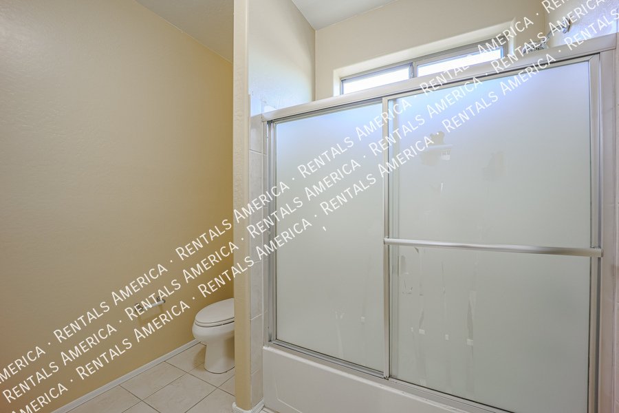 Ready for Immediate Move-In! New Carpet and Dishwasher property image