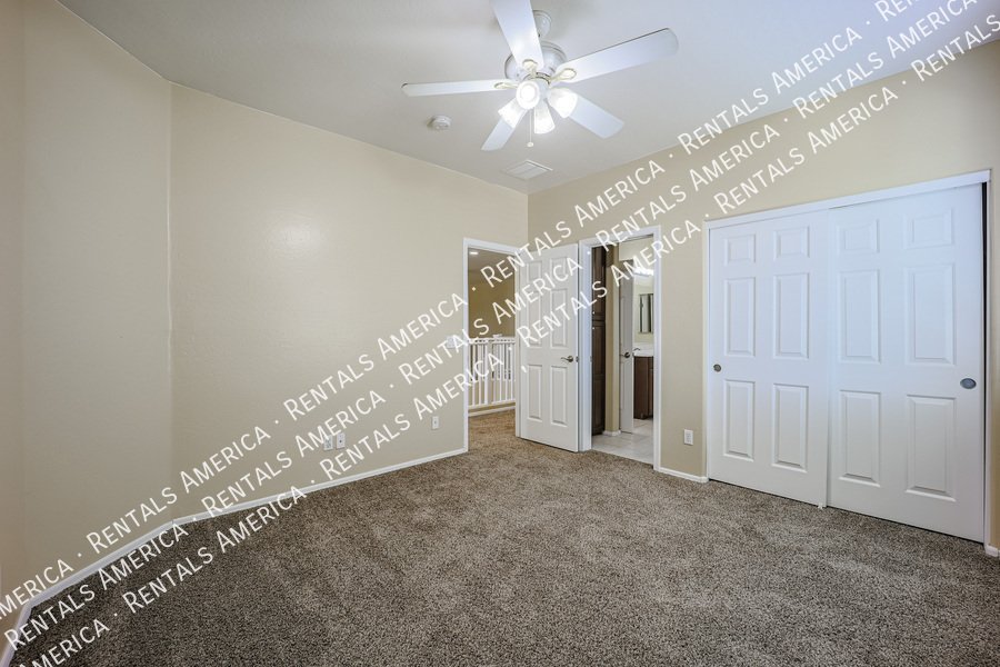 Ready for Immediate Move-In! New Carpet and Dishwasher property image