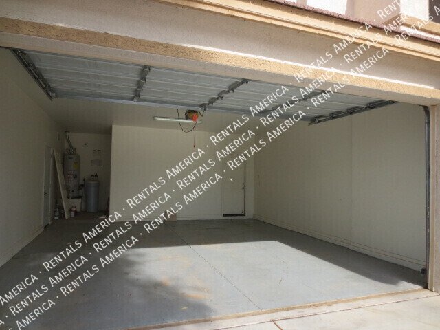 Ready for Immediate Move-In! New Carpet and Dishwasher property image