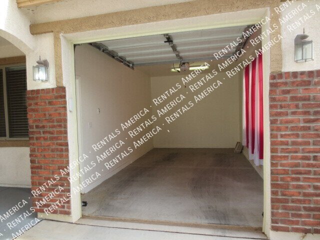Ready for Immediate Move-In! New Carpet and Dishwasher property image