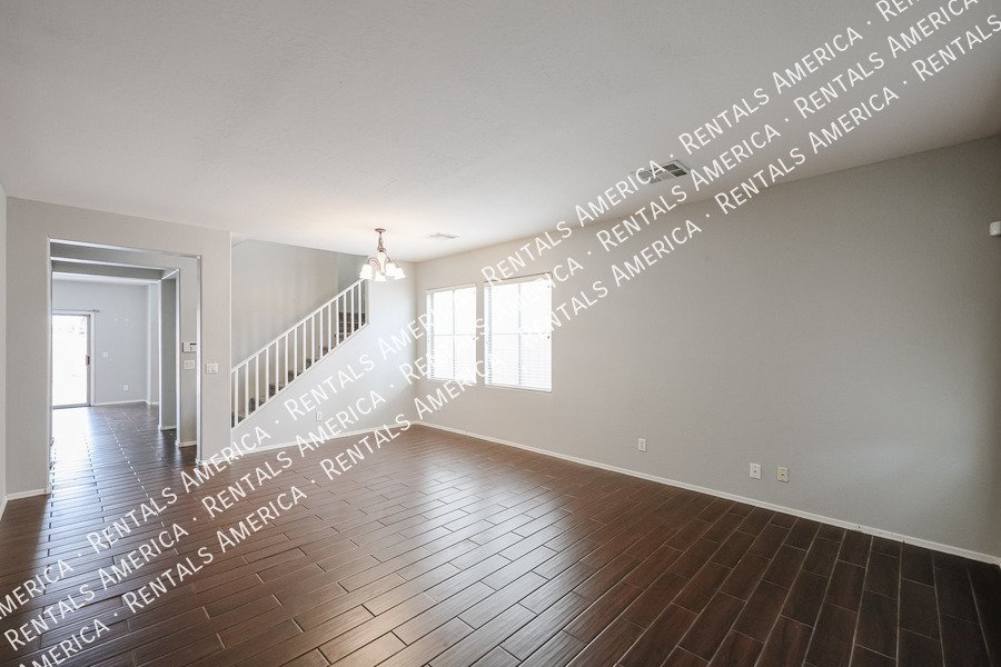 4 bedroom 2.5 bath home in Gilbert property image