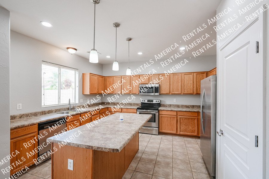 4 bedroom 2.5 bath home in Gilbert property image