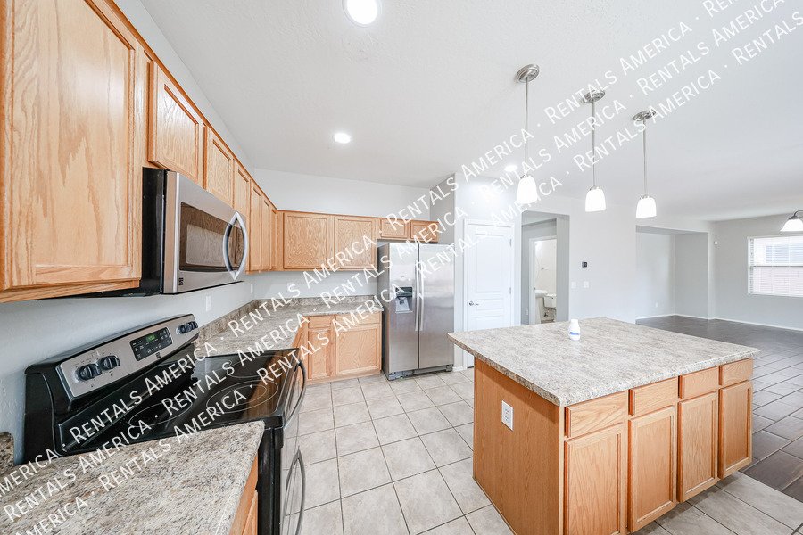 4 bedroom 2.5 bath home in Gilbert property image