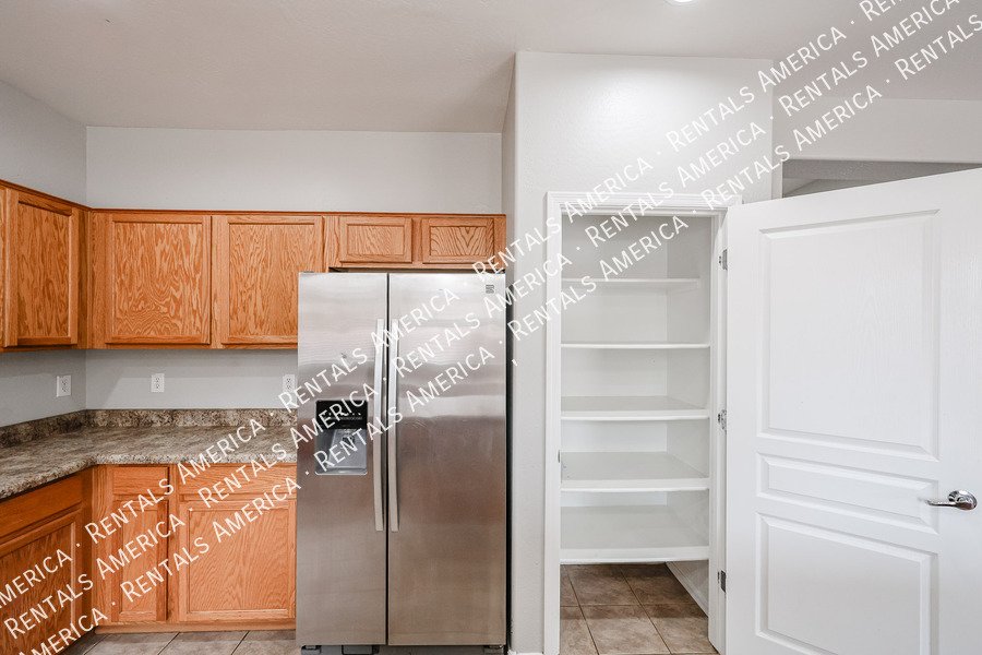 4 bedroom 2.5 bath home in Gilbert property image