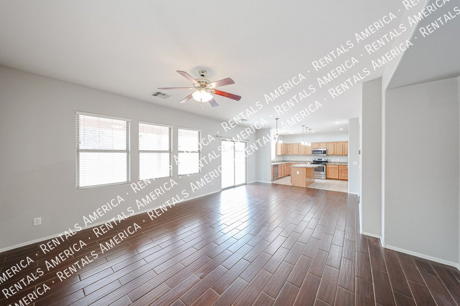 4 bedroom 2.5 bath home in Gilbert property image