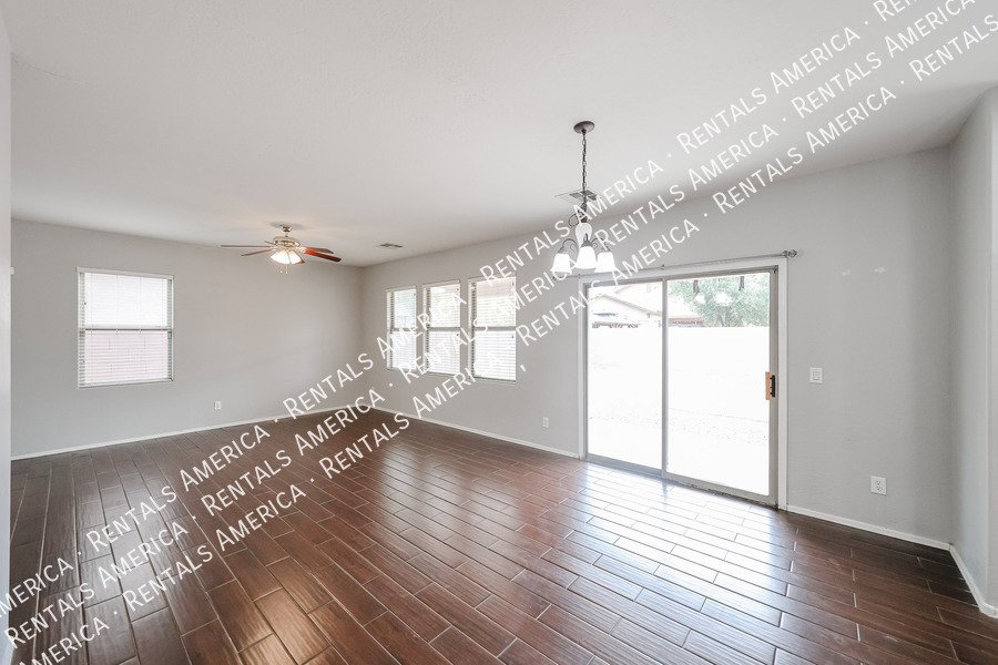 4 bedroom 2.5 bath home in Gilbert property image