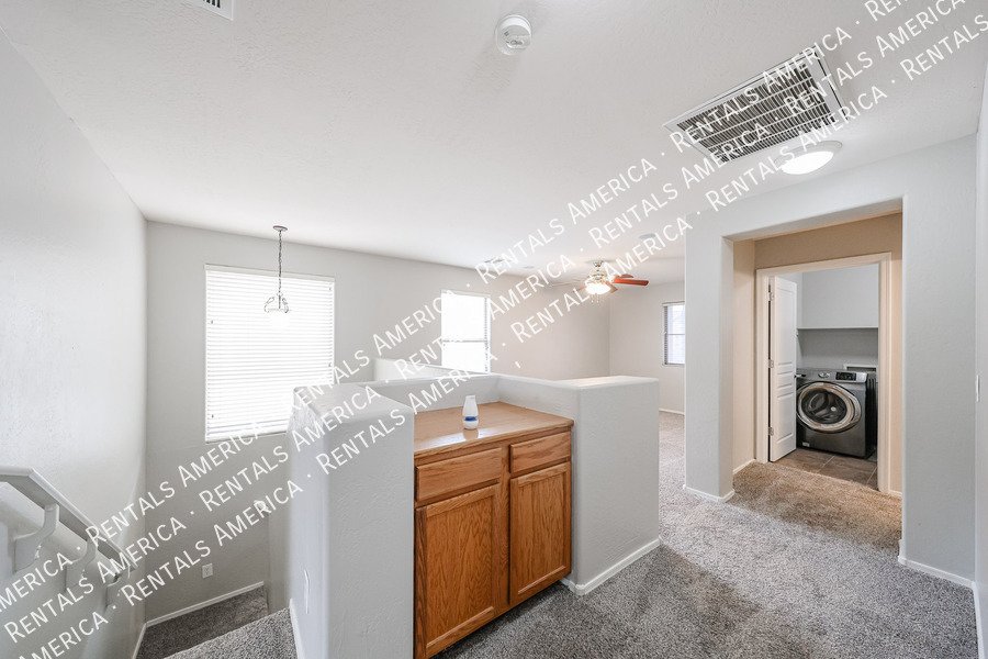 4 bedroom 2.5 bath home in Gilbert property image