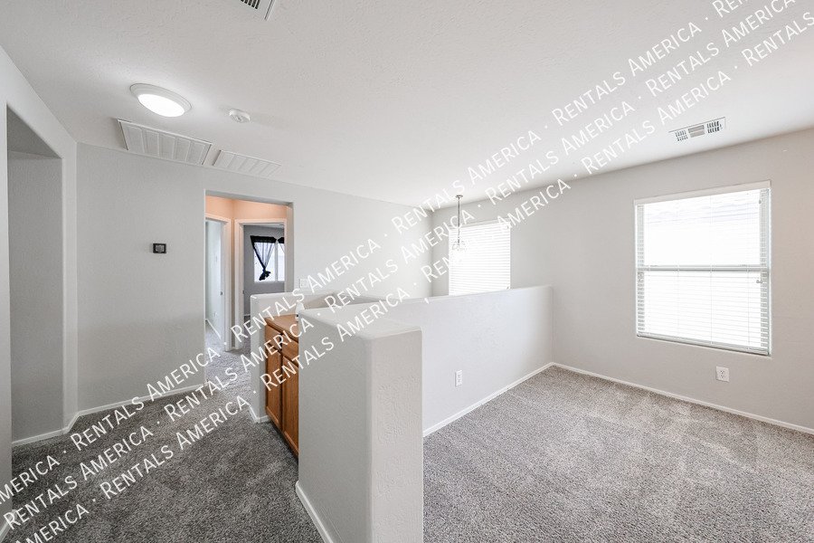 4 bedroom 2.5 bath home in Gilbert property image