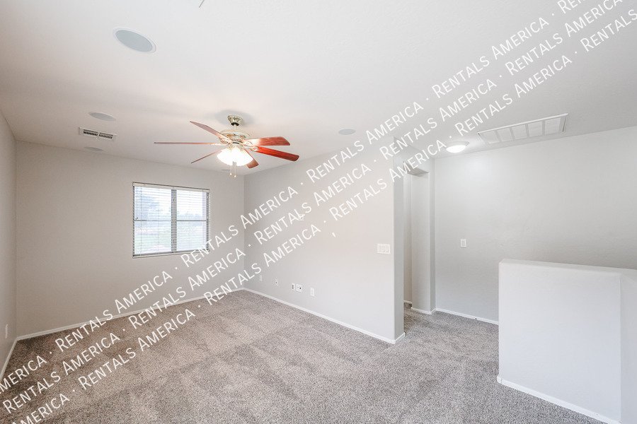 4 bedroom 2.5 bath home in Gilbert property image
