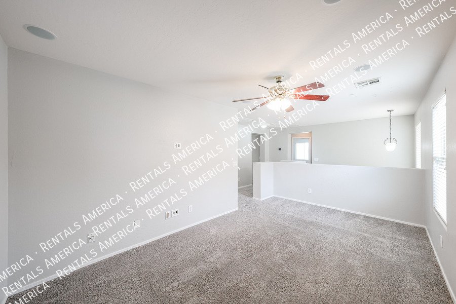 4 bedroom 2.5 bath home in Gilbert property image
