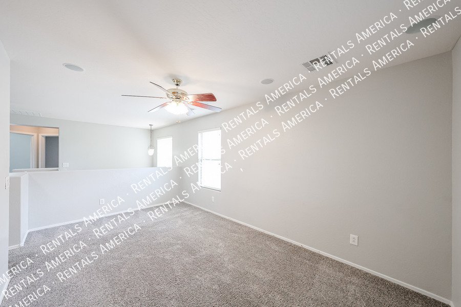 4 bedroom 2.5 bath home in Gilbert property image