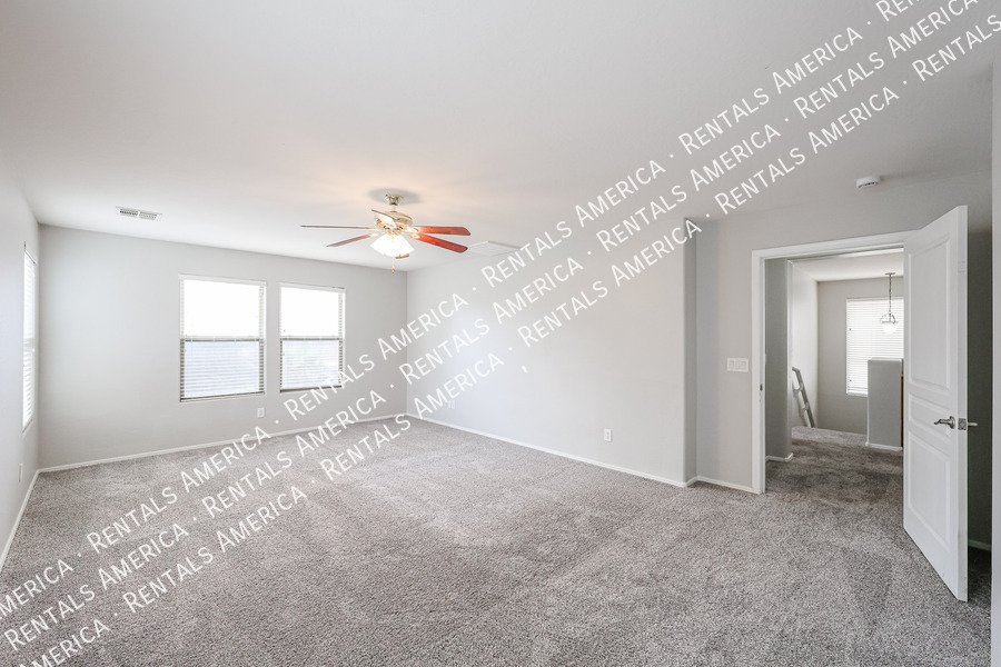 4 bedroom 2.5 bath home in Gilbert property image
