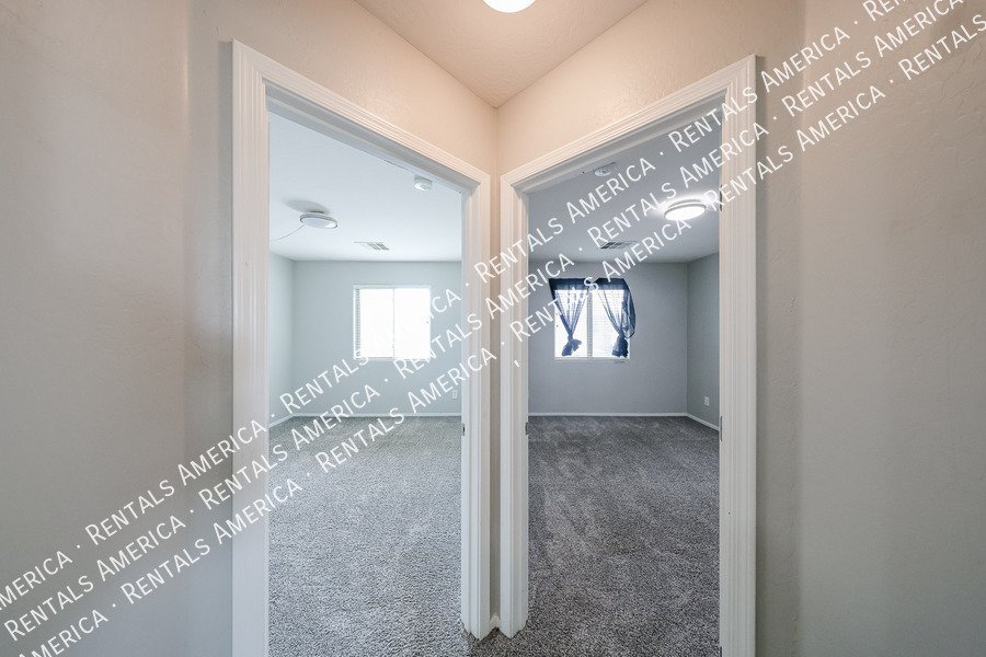 4 bedroom 2.5 bath home in Gilbert property image