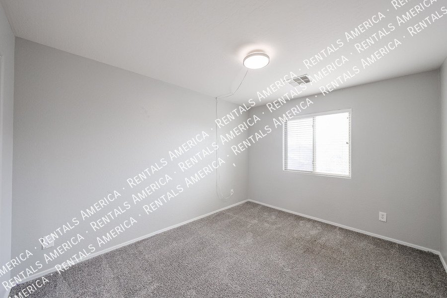 4 bedroom 2.5 bath home in Gilbert property image