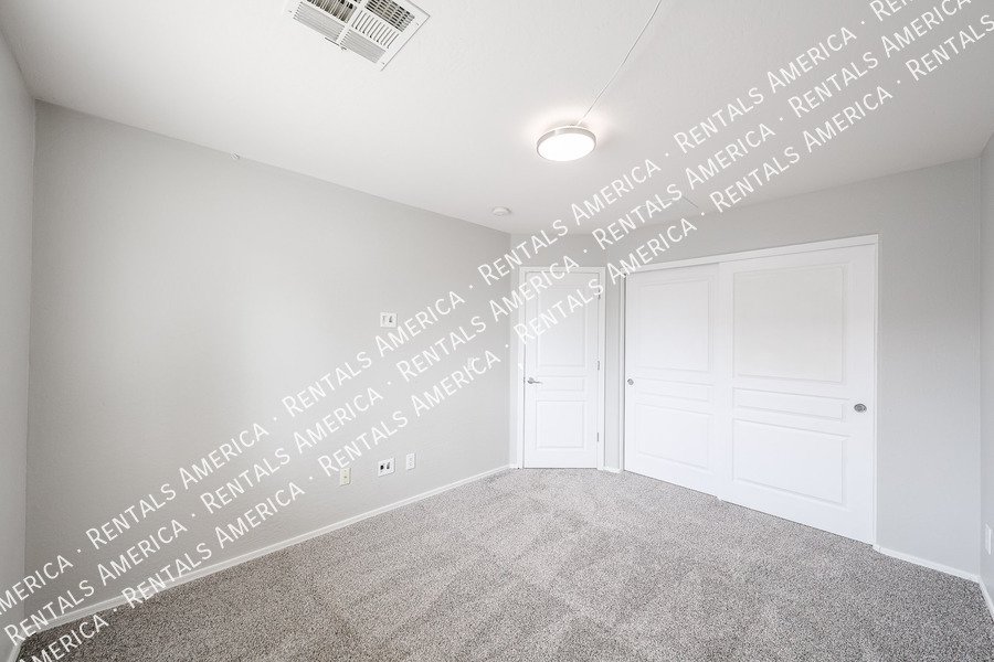 4 bedroom 2.5 bath home in Gilbert property image