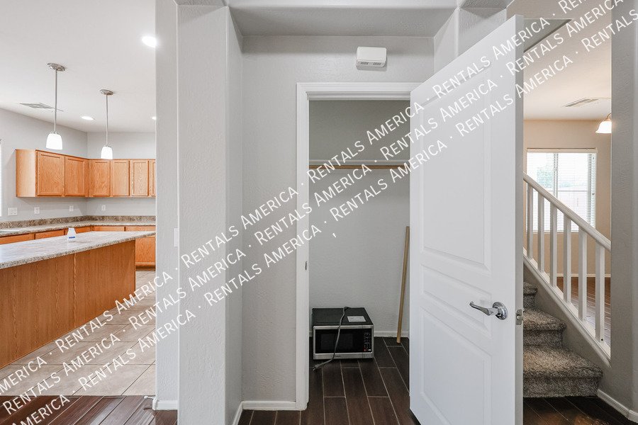 4 bedroom 2.5 bath home in Gilbert property image