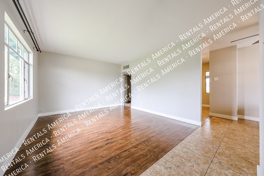 Charming Single Story 3 Bed Home in St. Gregory Nieghborhood property image