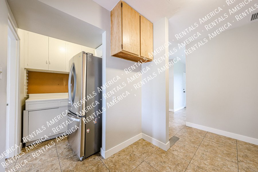 Charming Single Story 3 Bed Home in St. Gregory Nieghborhood property image